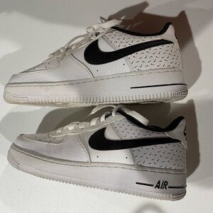 Boys size 6y Nike airs